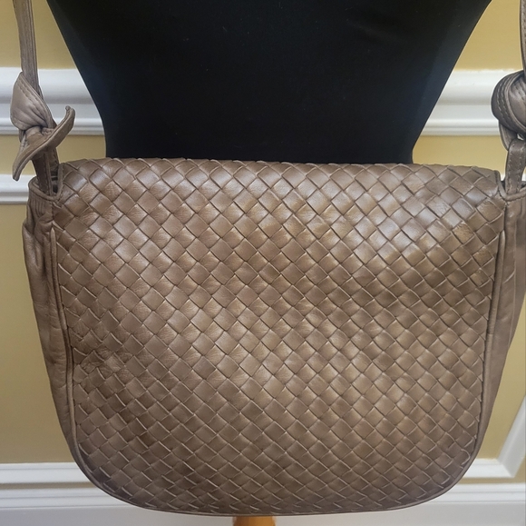 Bottega Veneta Taupe Intrecciato Leather Shoulder Handbag - Picture 5 of 16